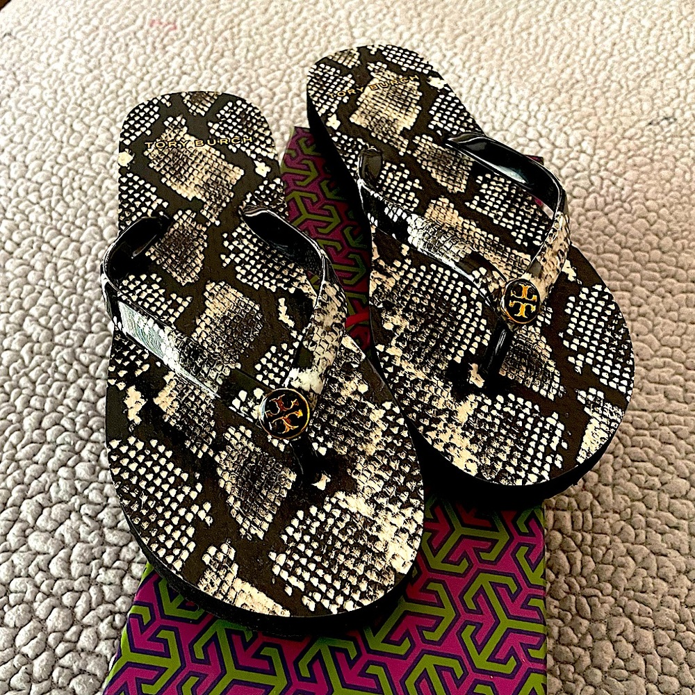 NWT Size 5 - Tory Burch Black and White Snake Print Flip Flops